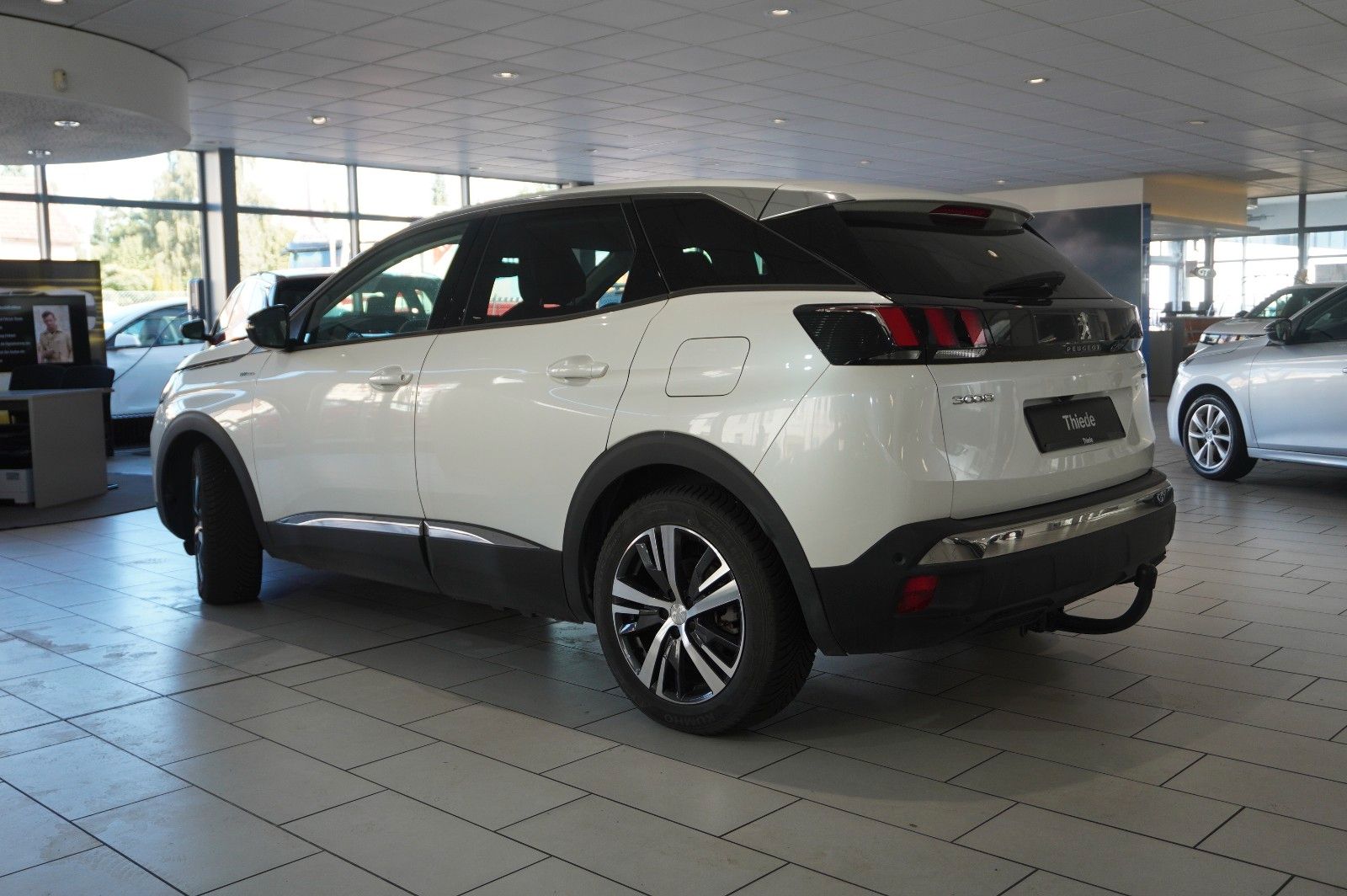 Fahrzeugabbildung Peugeot 3008 Hybrid PHEV ALLURE NAVI/LED/KAMERA/SH/AHK