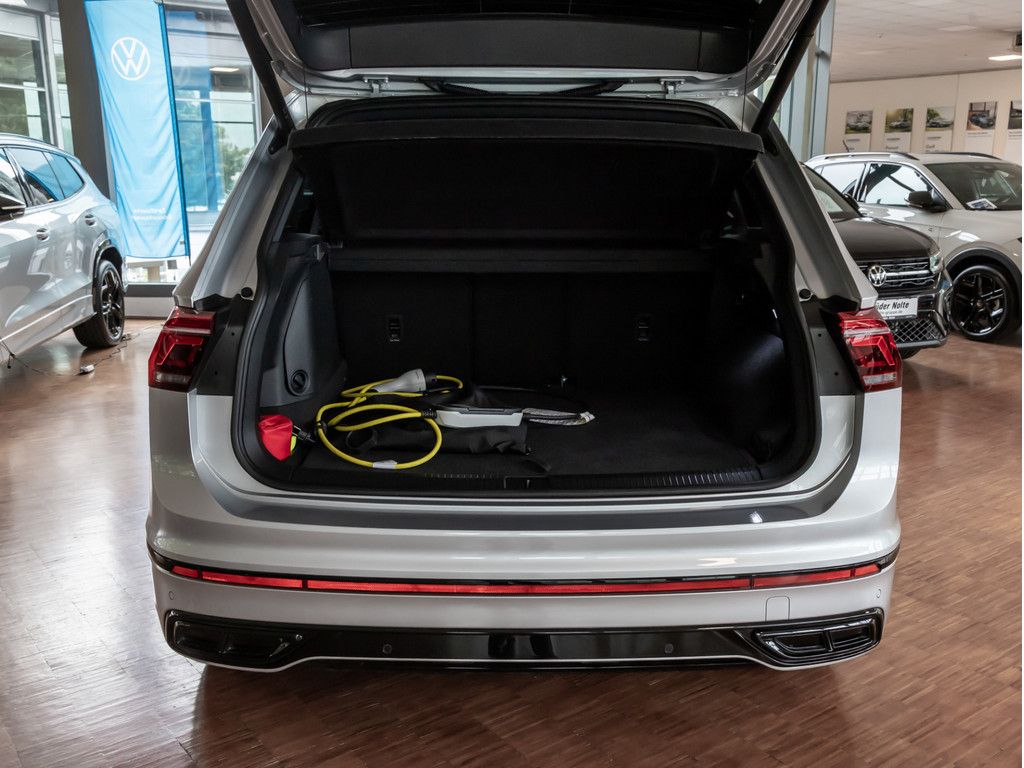 Volkswagen Tiguan Hybrid R-Line PANO MATRIX AHK HUD PANO foto 7