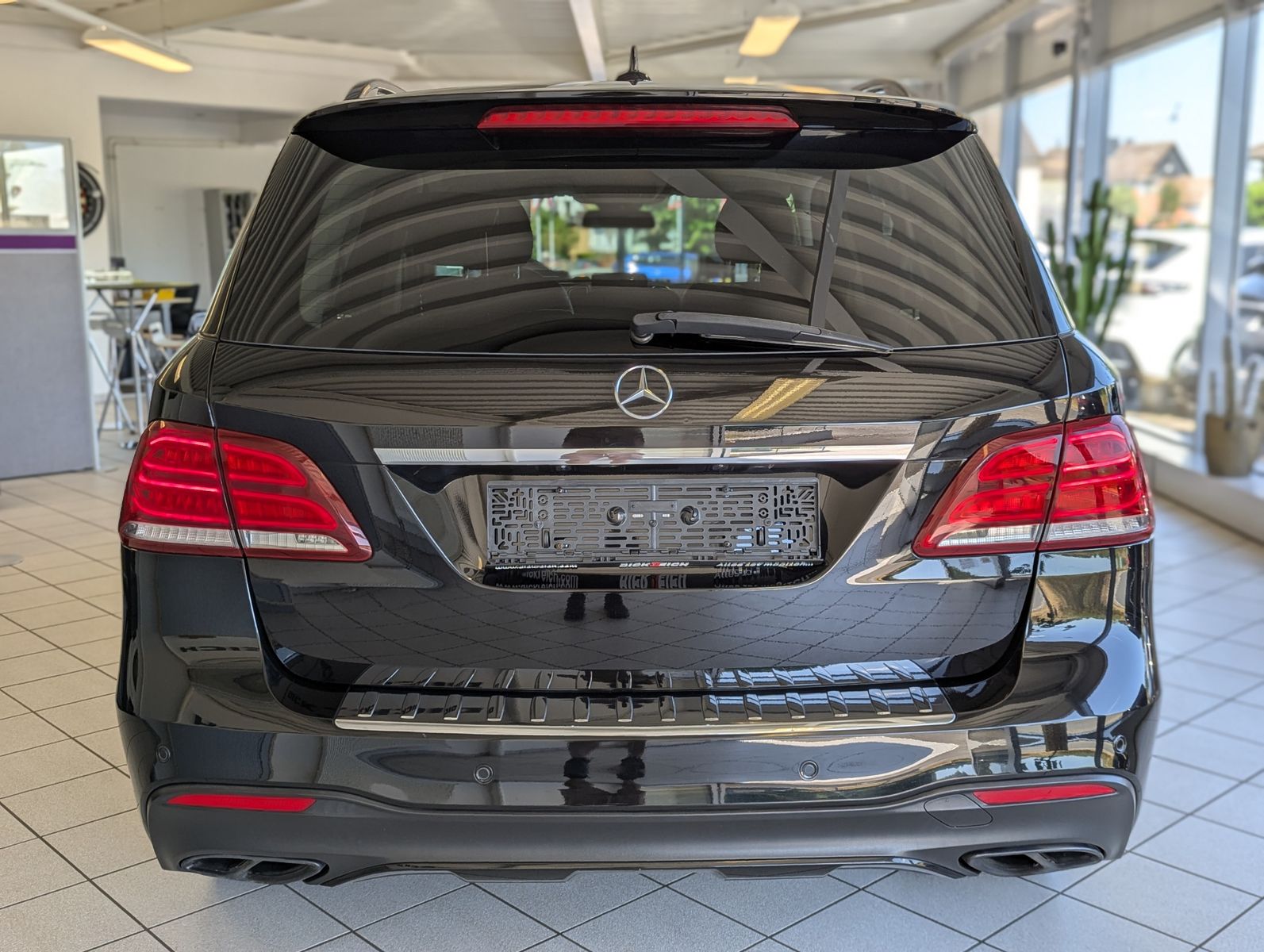 MERCEDES-BENZ GLE 43 AMG 4M Pano designo StHz ACC 360° H/K AHK - Image 6