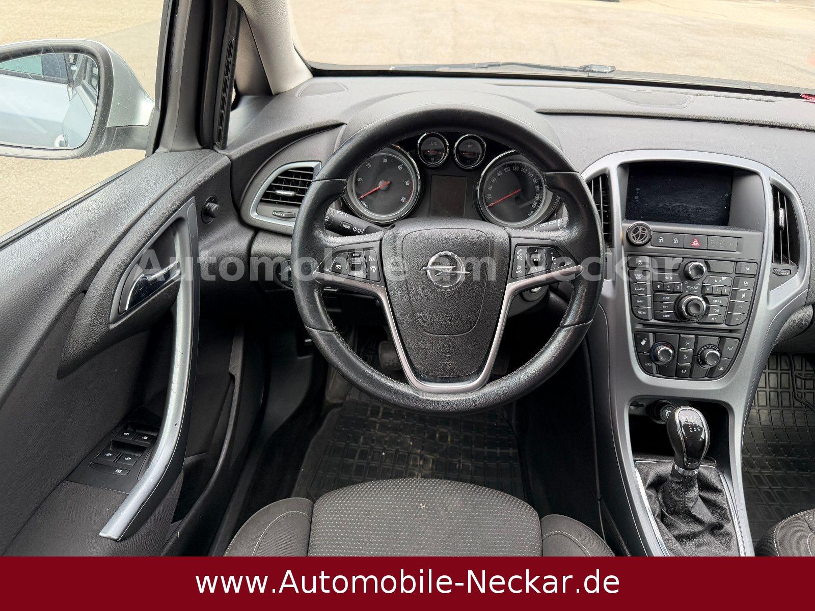 Opel Astra 2013 — photo 14