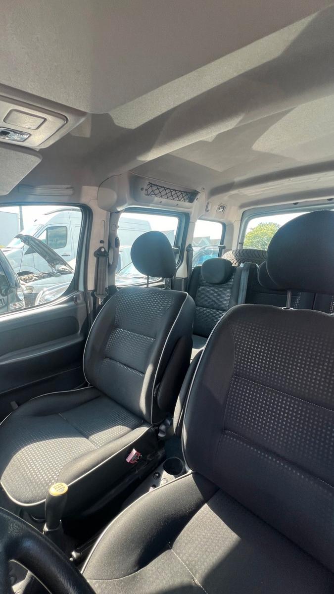 Peugeot Partner Premium 75 LPG TÜV NEU INSPEKTION NEU