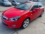 Opel Astra J Lim. 5-trg. Innovation - Opel Astra: Innovation J
