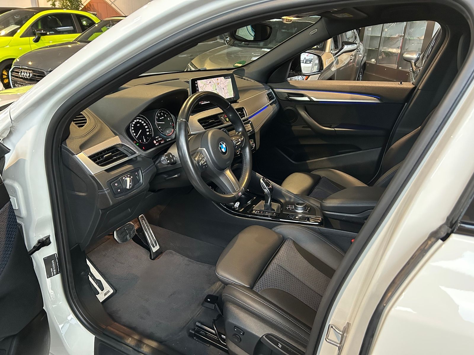 Fahrzeugabbildung BMW X2 xDrive M35 i HiFi LED NAVI ALU