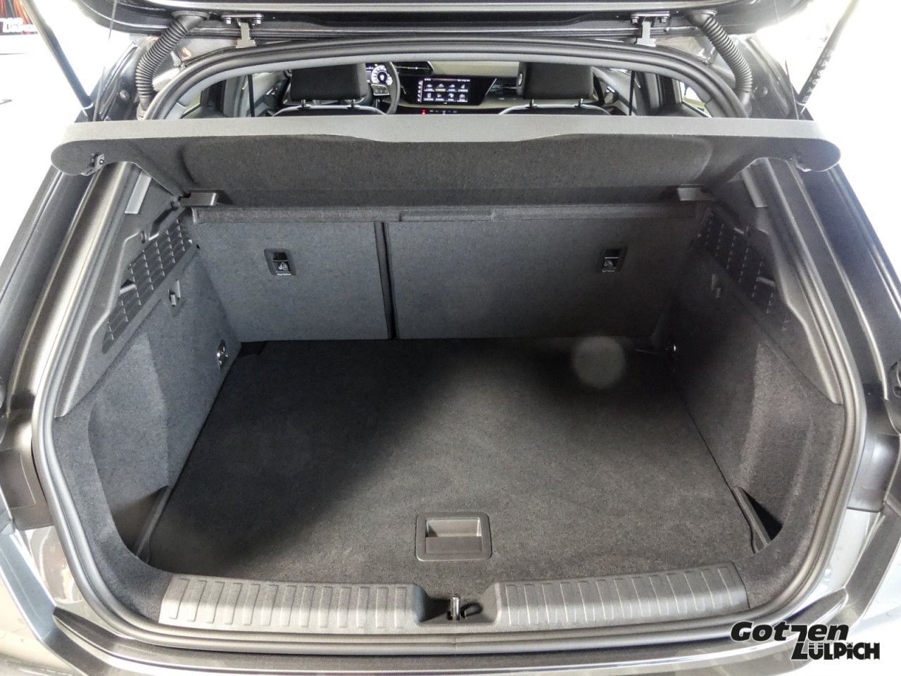 Fahrzeugabbildung Audi A3 Sportback 35 TFSI S line S tronic Navi Sitzh.
