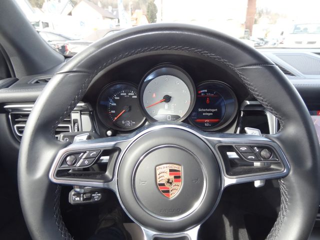 Fahrzeugabbildung Porsche Macan S/Luft/21-Zoll Turbo//Pano/1.Hd/14wegeSitz