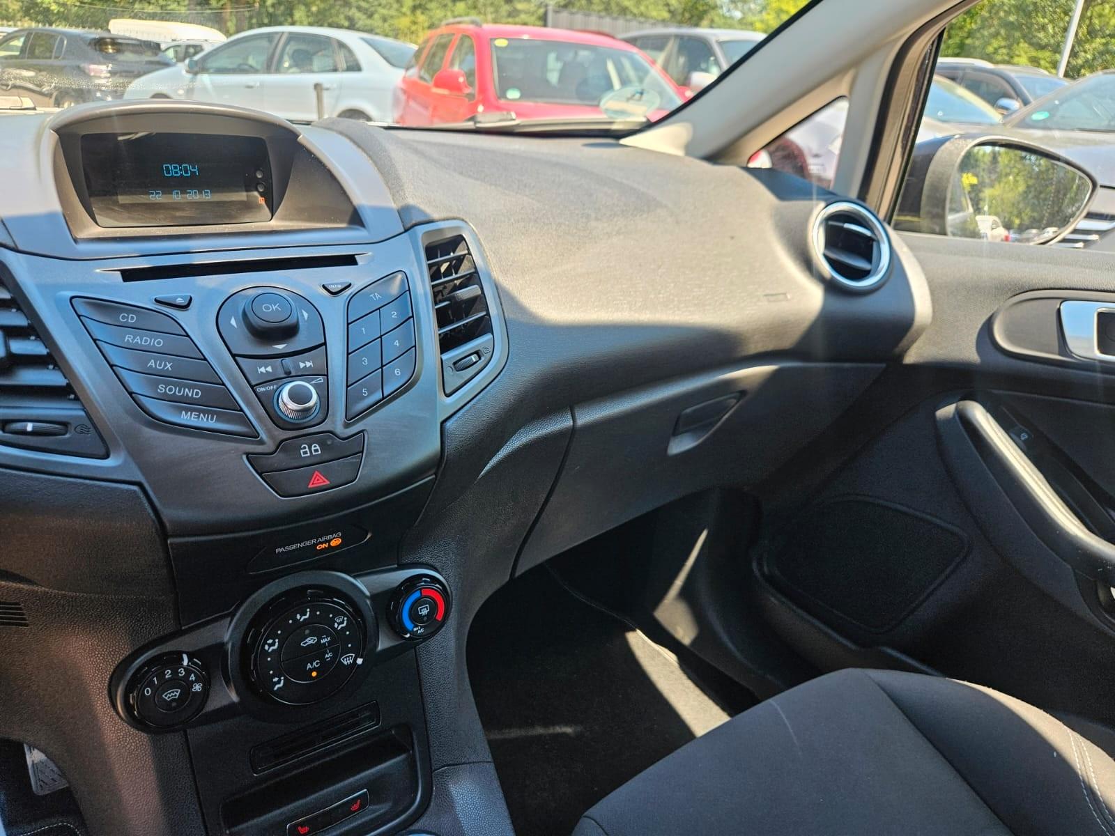 Ford Fiesta 2013 — photo 14