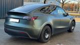 Tesla Model Y Hinterradantrieb, Sonderfarbe, SR RWD - Tesla Model Y Gebrauchtwagen in Berlin