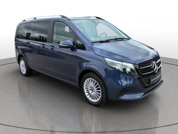 Mercedes V 220 - 3