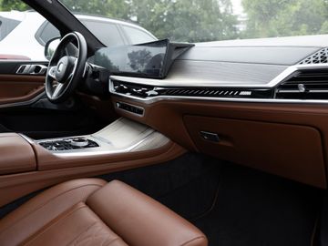 BMW X7 M60 - 8