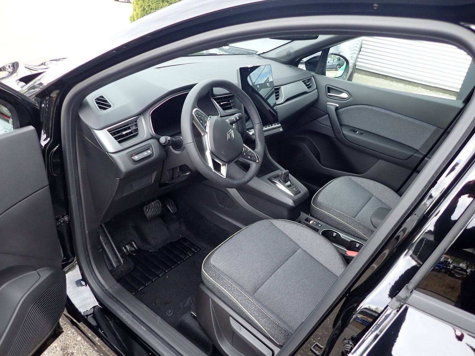 Fahrzeugabbildung Renault Captur Techno Mild Hybrid 140 EDC