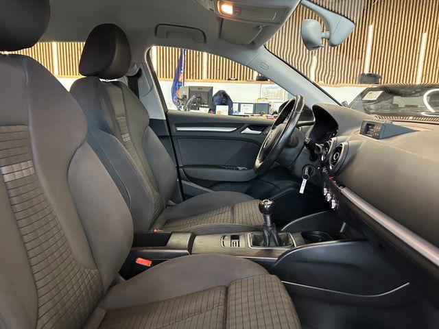 Audi A3 Sportback ambition *1. Hand*AHK*Klima*Radio*