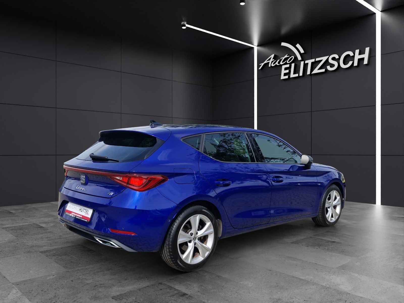 Fahrzeugabbildung SEAT Leon TSI FR LED Navi ACC Park-Assist SH LM ferti