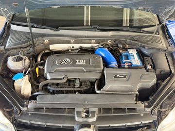 Volkswagen Golf - 10