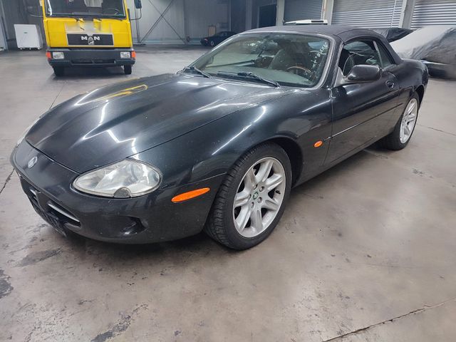 Jaguar XK8 Cabriolet 1.Hand AT-Motor   I