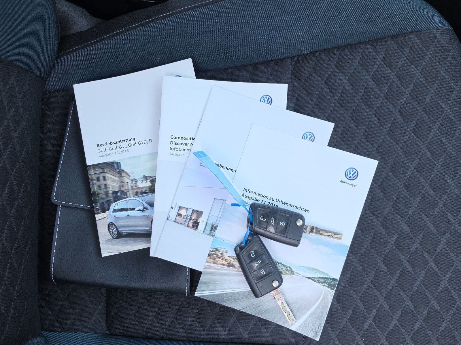 Fahrzeugabbildung Volkswagen Golf VII IQ.DRIVE Start-Stopp AUTOMATIK NAVI