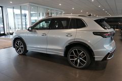 VW Tiguan 1.5 eTSI R-Line | Pano | AHK | 20" VW Tiguan 1.5 eTSI R-Line | Pano | AHK | 20"