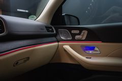 MERCEDES-BENZ GLE 350 d 4Matic*BURM*SITZKLIMA*DISTRO*AHK*AIRMA