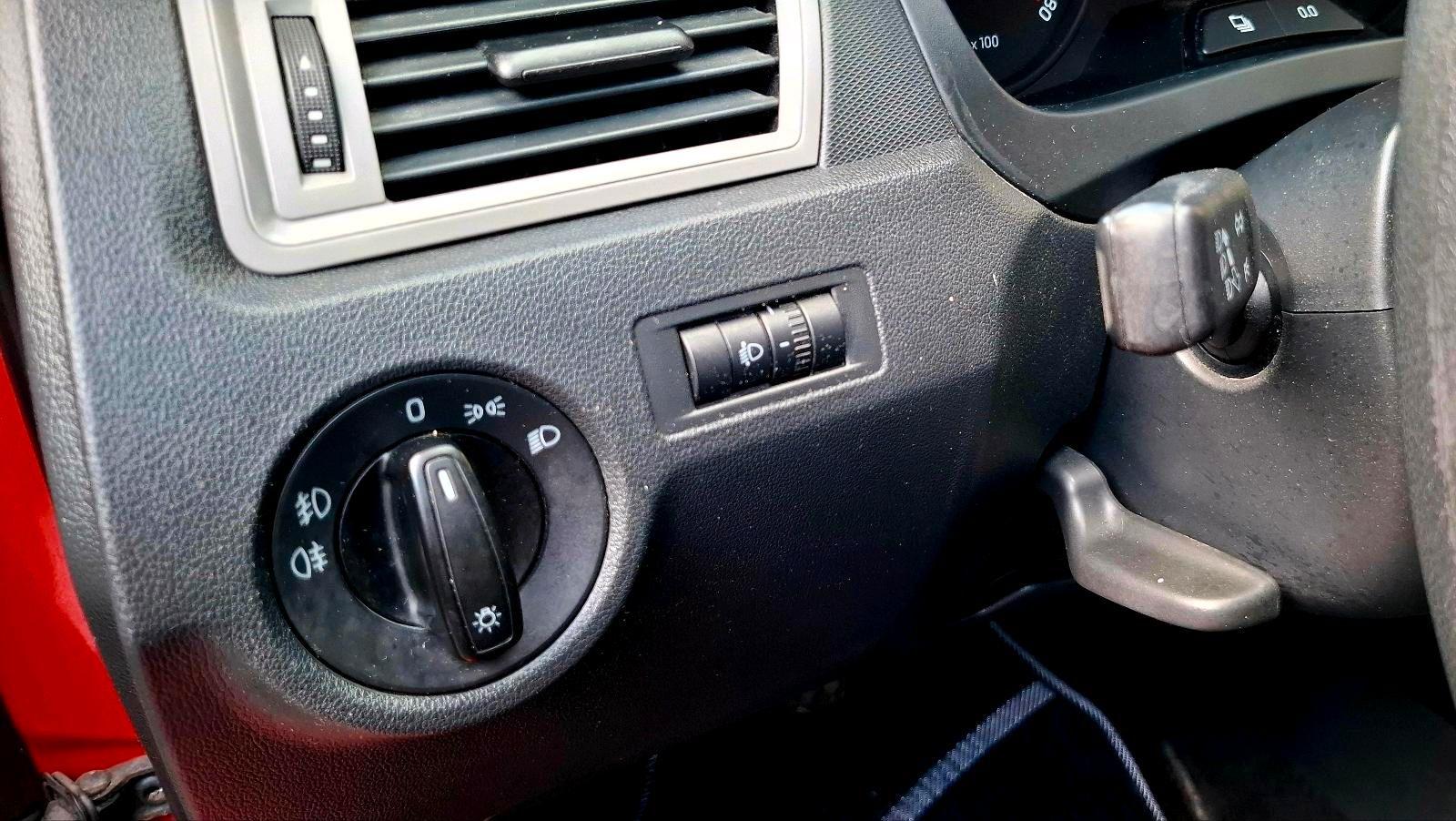 Skoda Rapid 2014 — photo 14