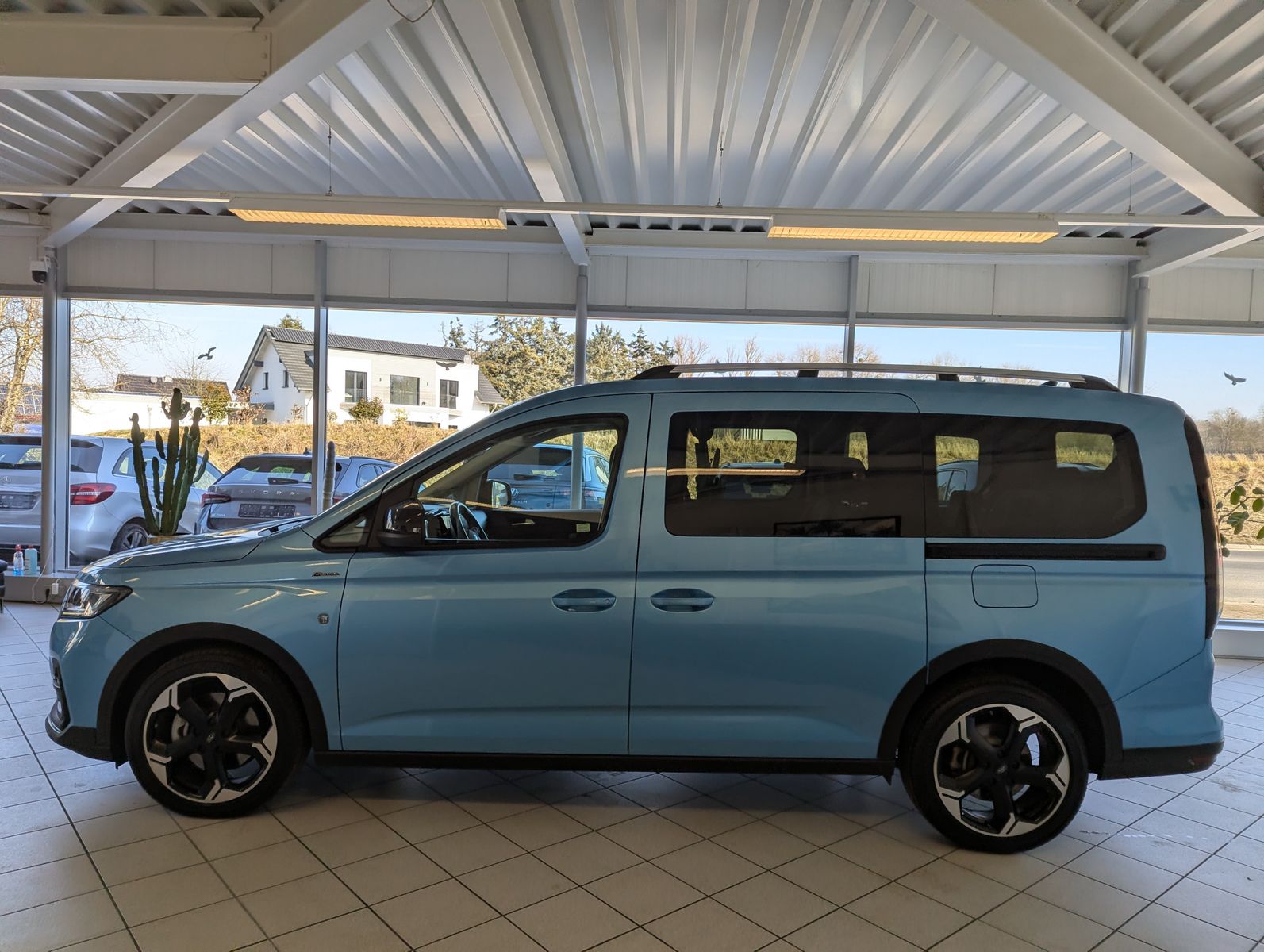 FORD Tourneo Connect L2 Active 7-Sitz Bi-LED Pano AHK - Image 4