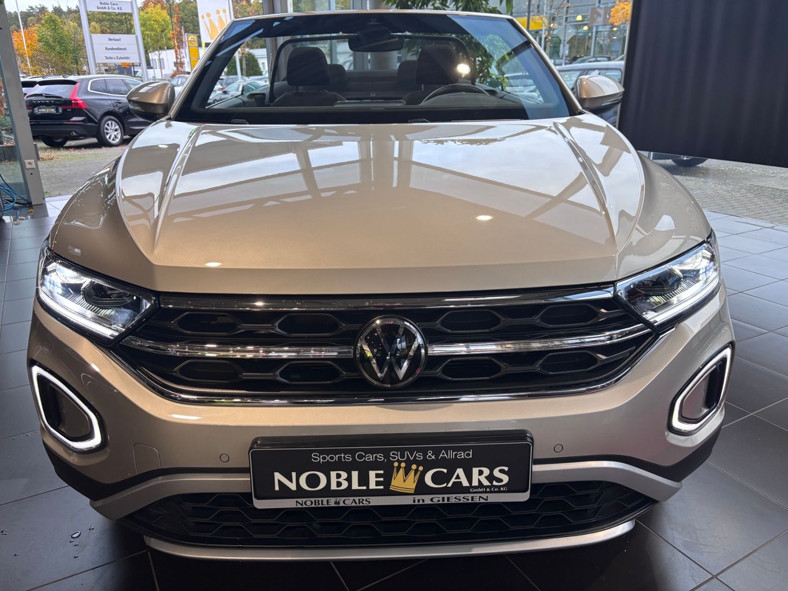 Fahrzeugabbildung Volkswagen T-Roc Cabriolet Move RFK LED NAVI ALU