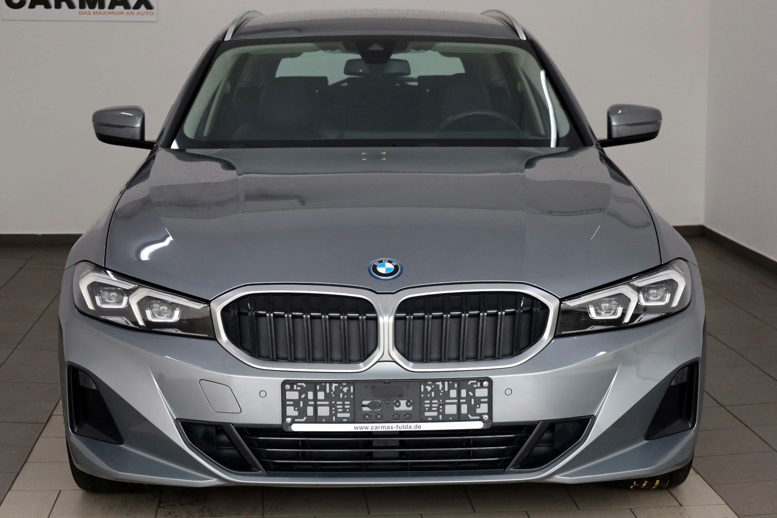 Fahrzeugabbildung BMW 330 e Touring,Leder,Navi,LED,Kamera,HUD, Curved