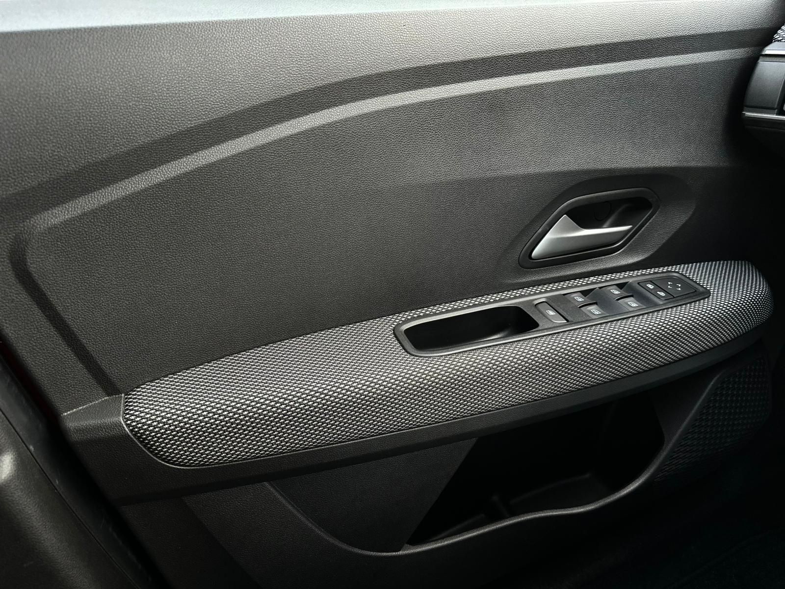 DACIA Jogger 1.0TCE EXPRESSION* LED#SHZ#TEMPO#NAVI#PDC - Image 18