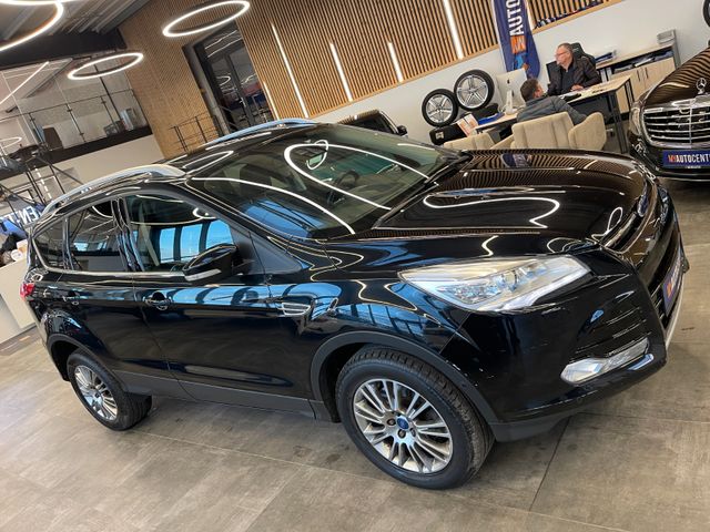 Ford Kuga Titanium *PANO*PDC*SHZ*BI-XENON*