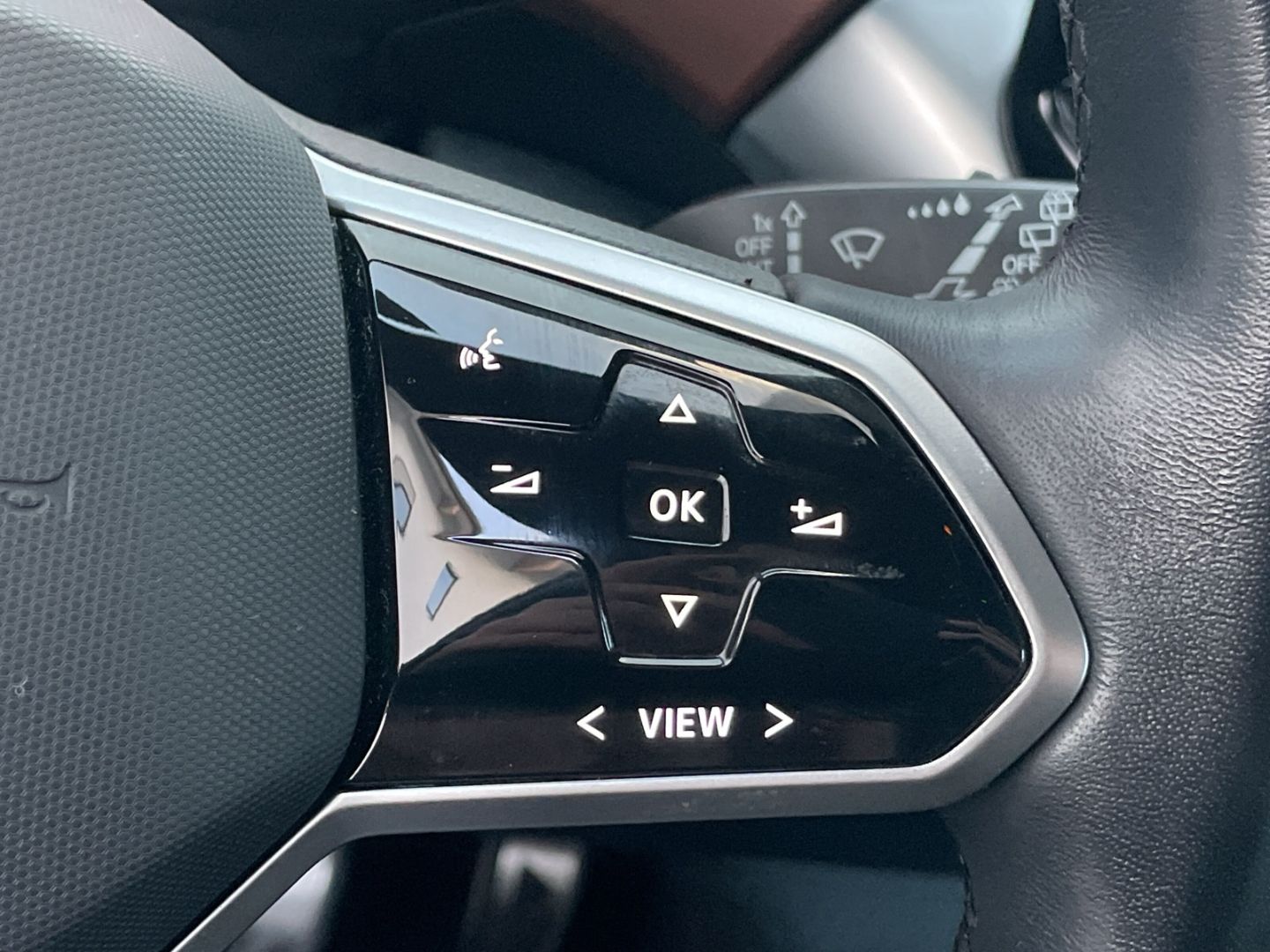 ID.4 Pure Performance Wärmepumpe/360°Kamera/HUD/