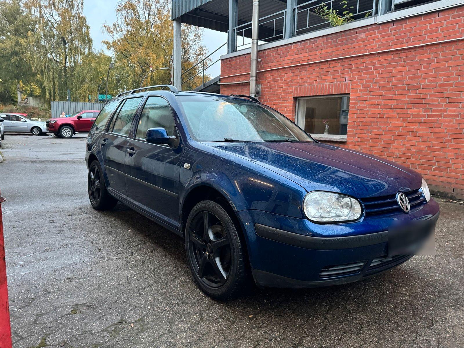 Volkswagen Golf 2005 — rear view