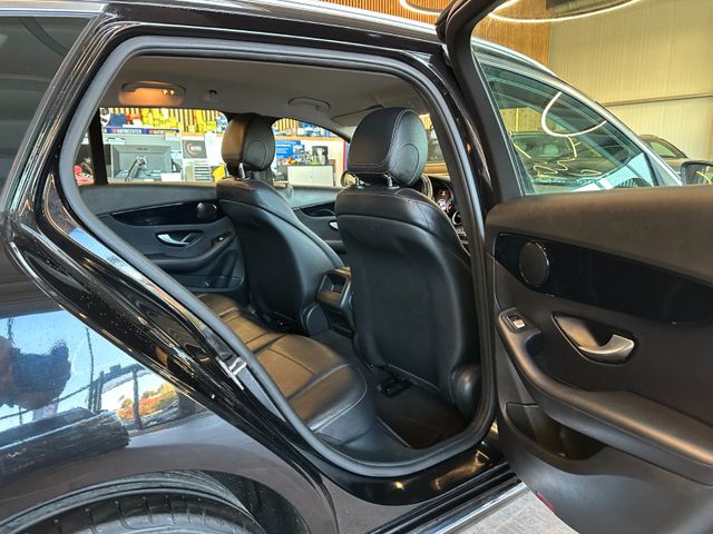 Mercedes-Benz C 180 *TÜVSERVICE NEU*TEMPO*NAV*LED*SZHZ*