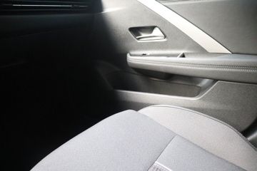 Fotografie 14 des Opel Astra 1.2 Turbo Automatik GS