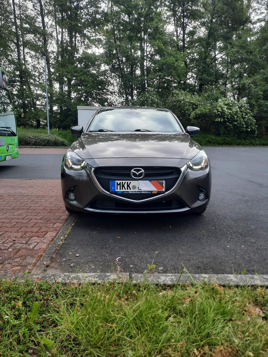 Mazda 2 Unfallfrei und TÜV neu