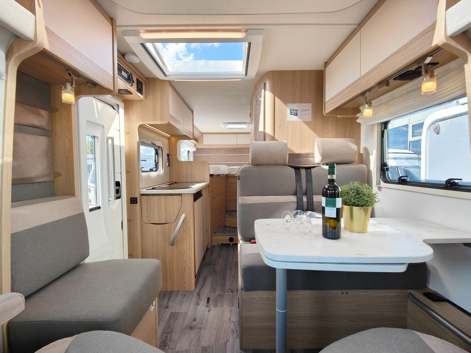 Fahrzeugabbildung LMC Cruiser V 646 G Autom. - JETZT 16.439 € SPAREN -