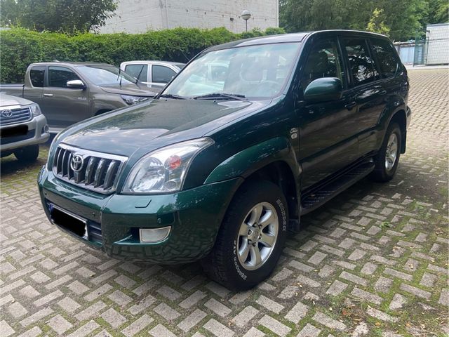 Toyota Land Cruiser 3.0 D Autm.4x4 Klima Nav Led 7s KRA