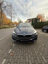 BMW 218 Gran Tourer 218i Advantage - BMW 2er Reihe in Duisburg