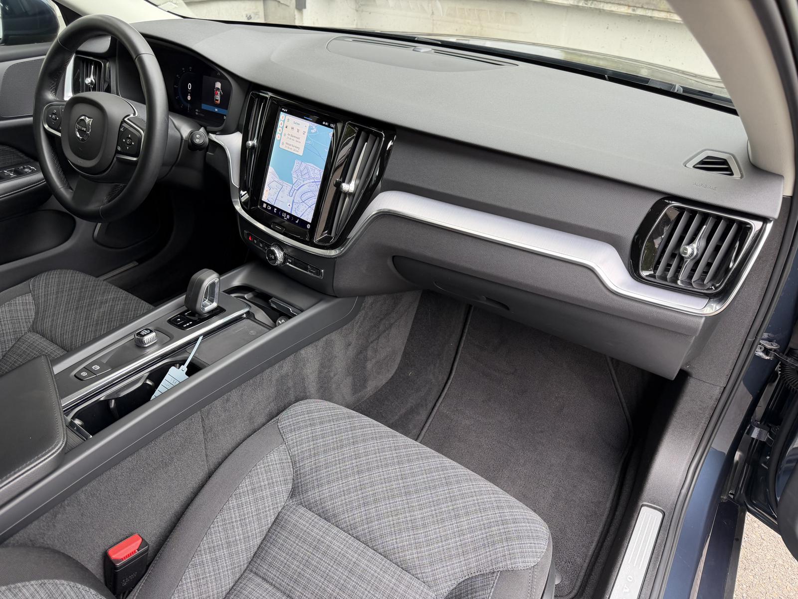 Volvo V60 Essential LED Virtual-Cockpit Rü-Kamera 