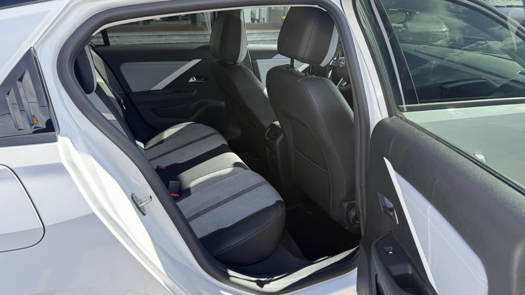 Autohaus Zimpel - Opel Astra Elegance 1.2T Klimaautomatik+Kamera+LED+SH - Bild 12 Autohaus Zimpel - Opel Astra Elegance 1.2T Klimaautomatik+Kamera+LED+SH - Bild 12