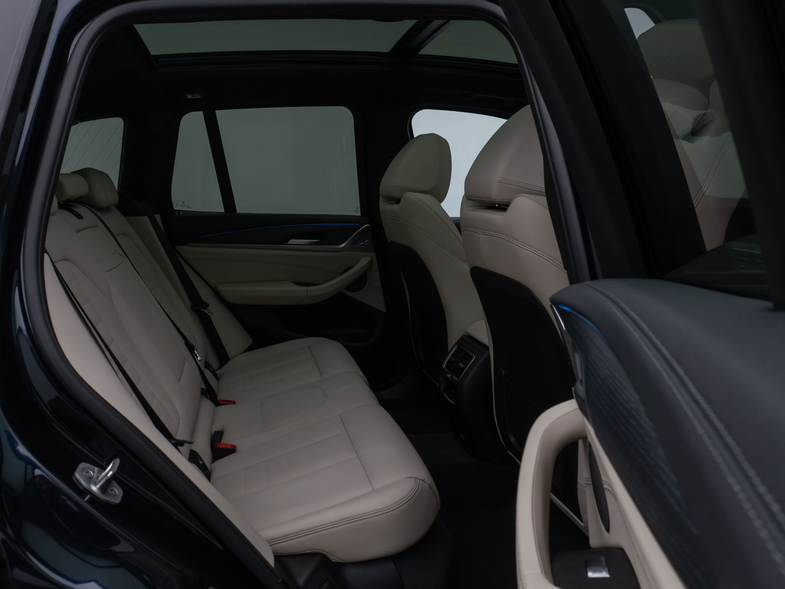 Fahrzeugabbildung BMW iX3 Impressive M Sport Panorama 360°HUD DAB H/K