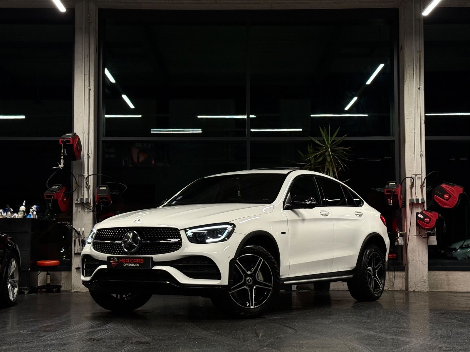 MERCEDES-BENZ GLC 300 e Coupé AMG-Paket 4Matic|Burm|Night