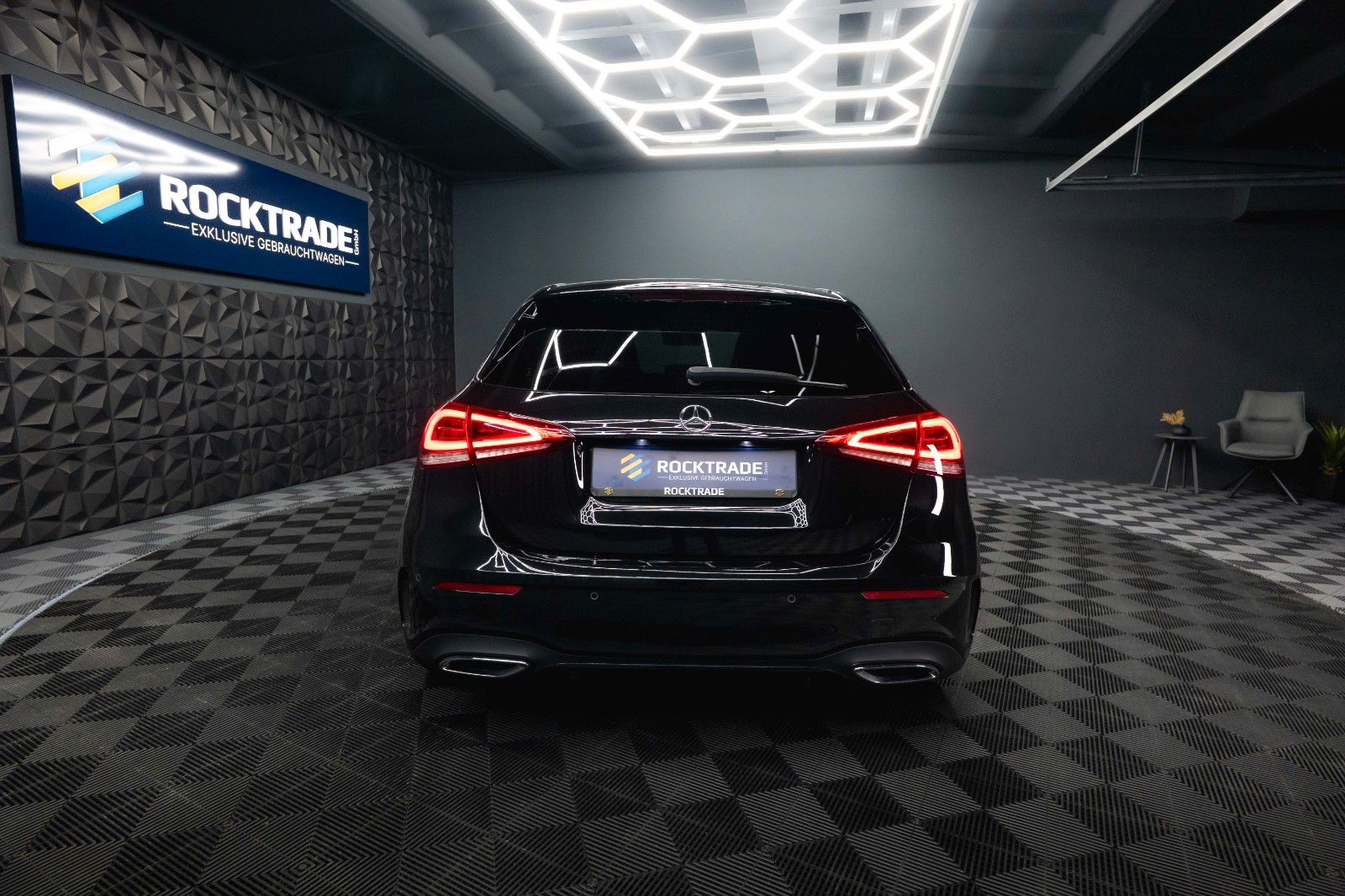 Fahrzeugabbildung Mercedes-Benz A 250 AMG Line Night-Paket *ACC*Head Up*DAB*19%*