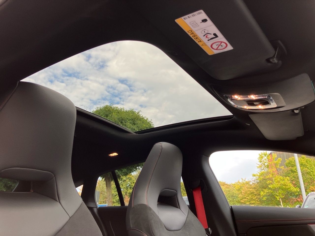 Fahrzeugabbildung Mercedes-Benz CLA 45 S 4M+ AMG SB Night+Pano+HUD+Burmester+360