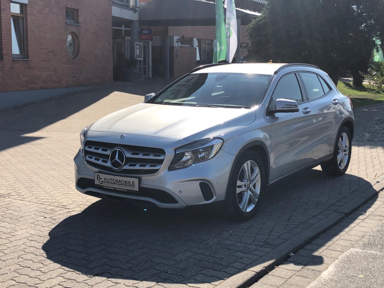 Mercedes-Benz GLA 200 7G-DCT Kamera 360
