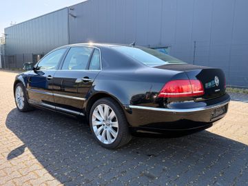 Volkswagen Phaeton - 4