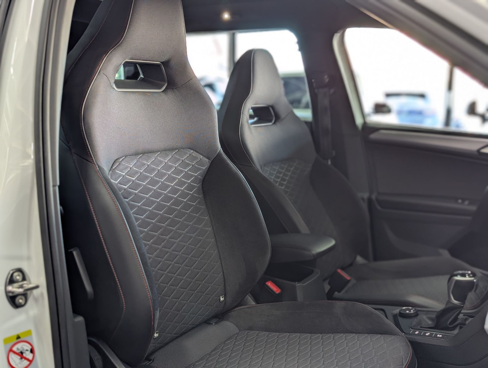 Fahrzeugabbildung SEAT Tarraco FR AHK PANO ACC VIRT APP MEMO BEATS StHz