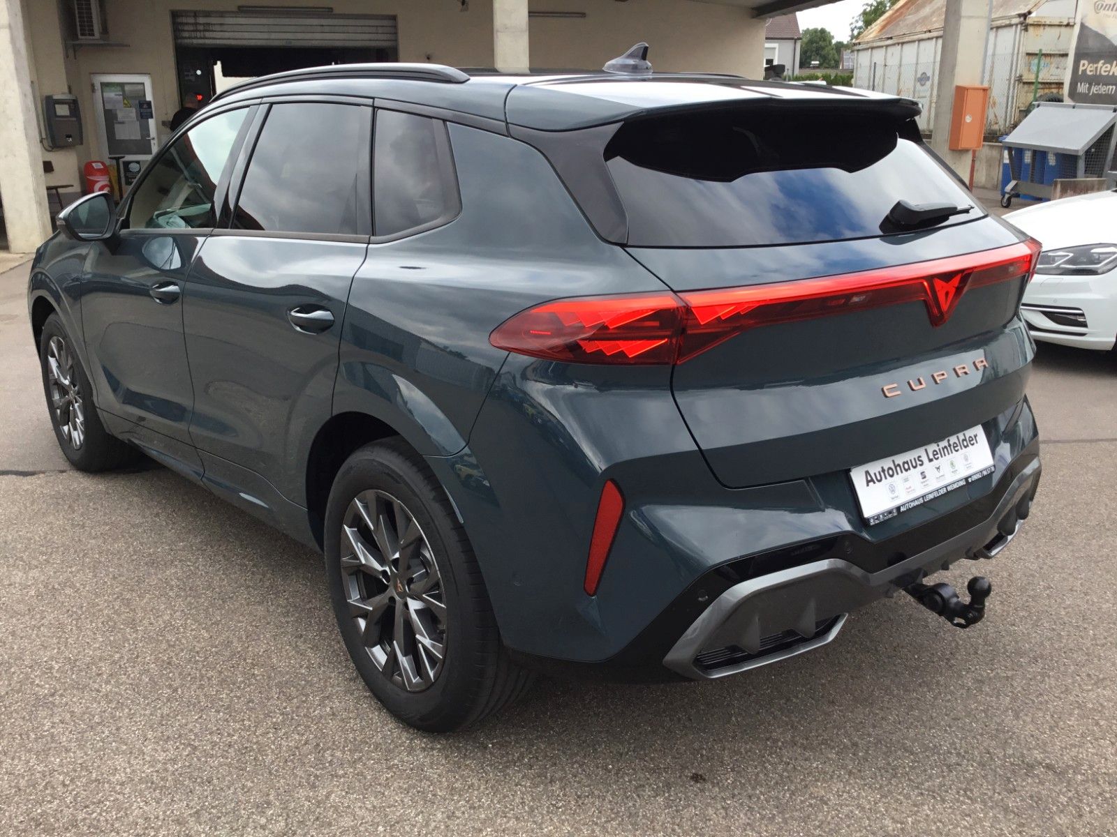 Fahrzeugabbildung CUPRA Terramar 1.5 eTSI DSG+AHK+Pano+360°+Headup+ACC