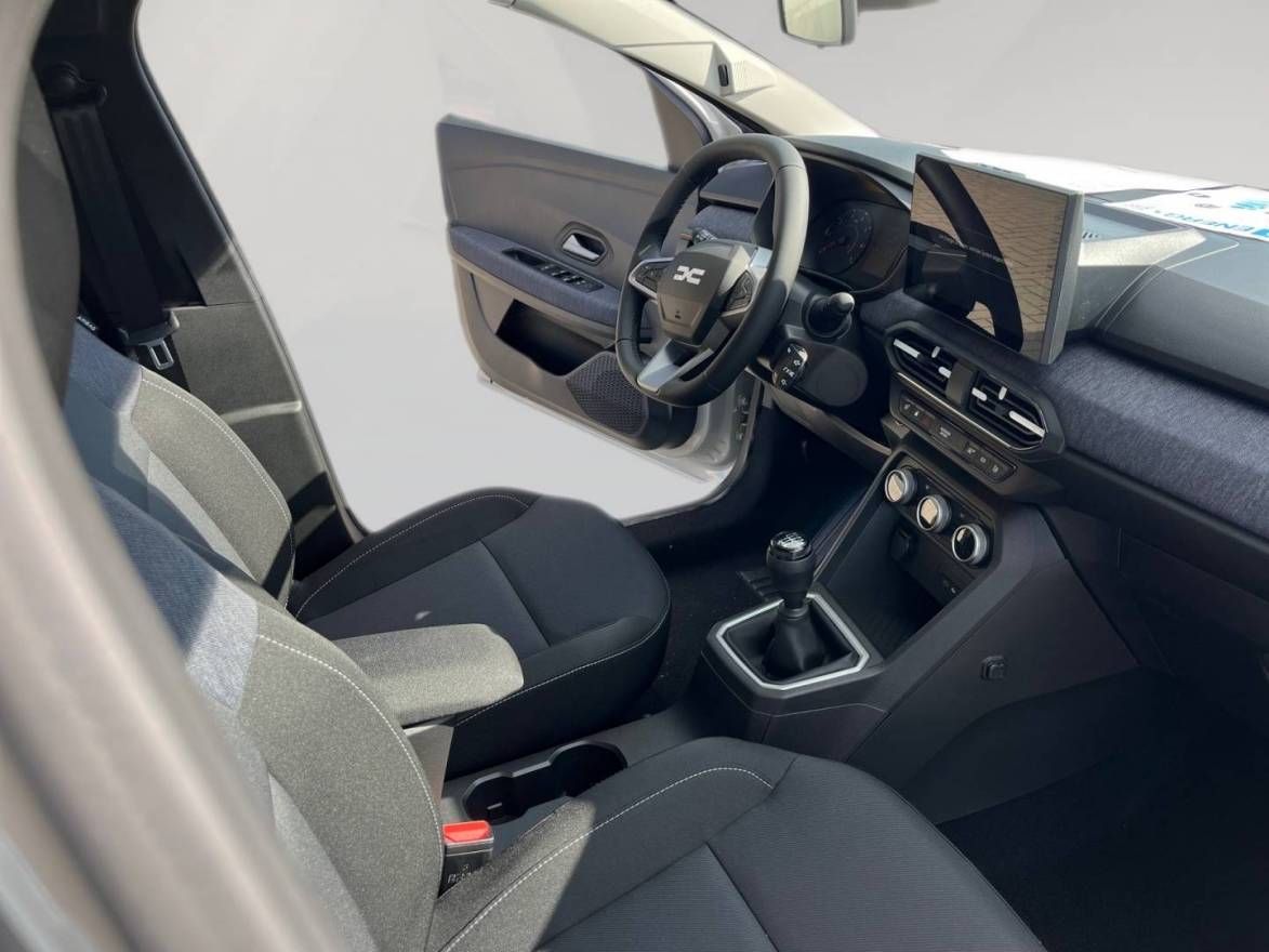 Fahrzeugabbildung Dacia Jogger Expression TCe 110 7-Sitzer
