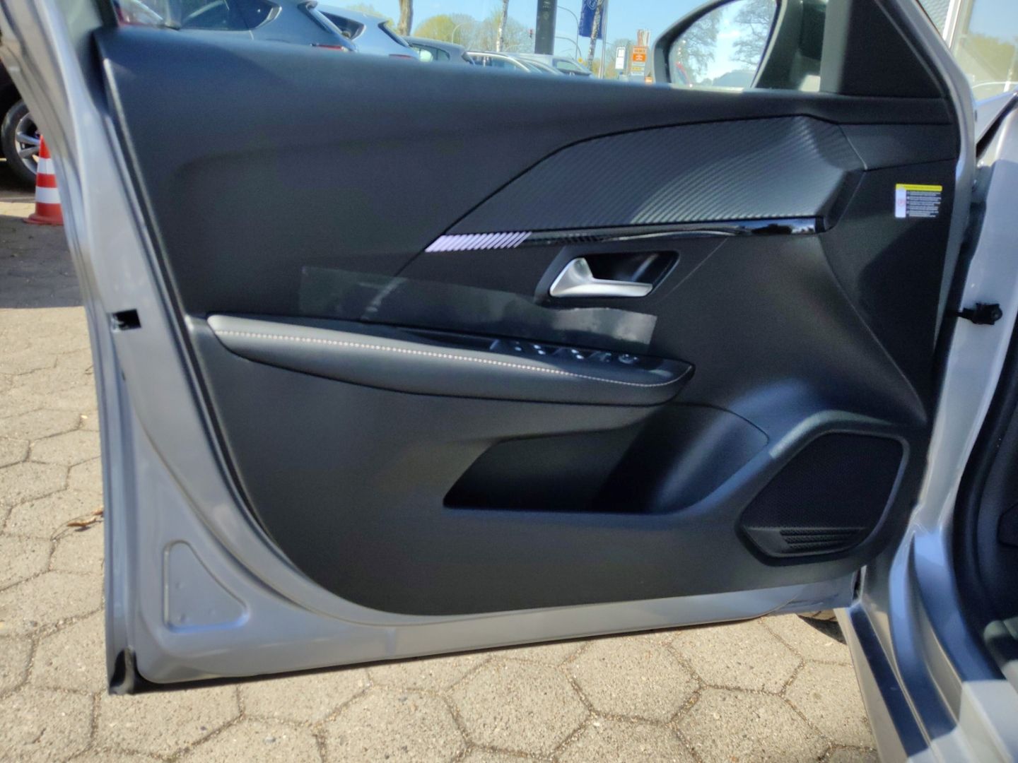 Peugeot 208 - Bild 13