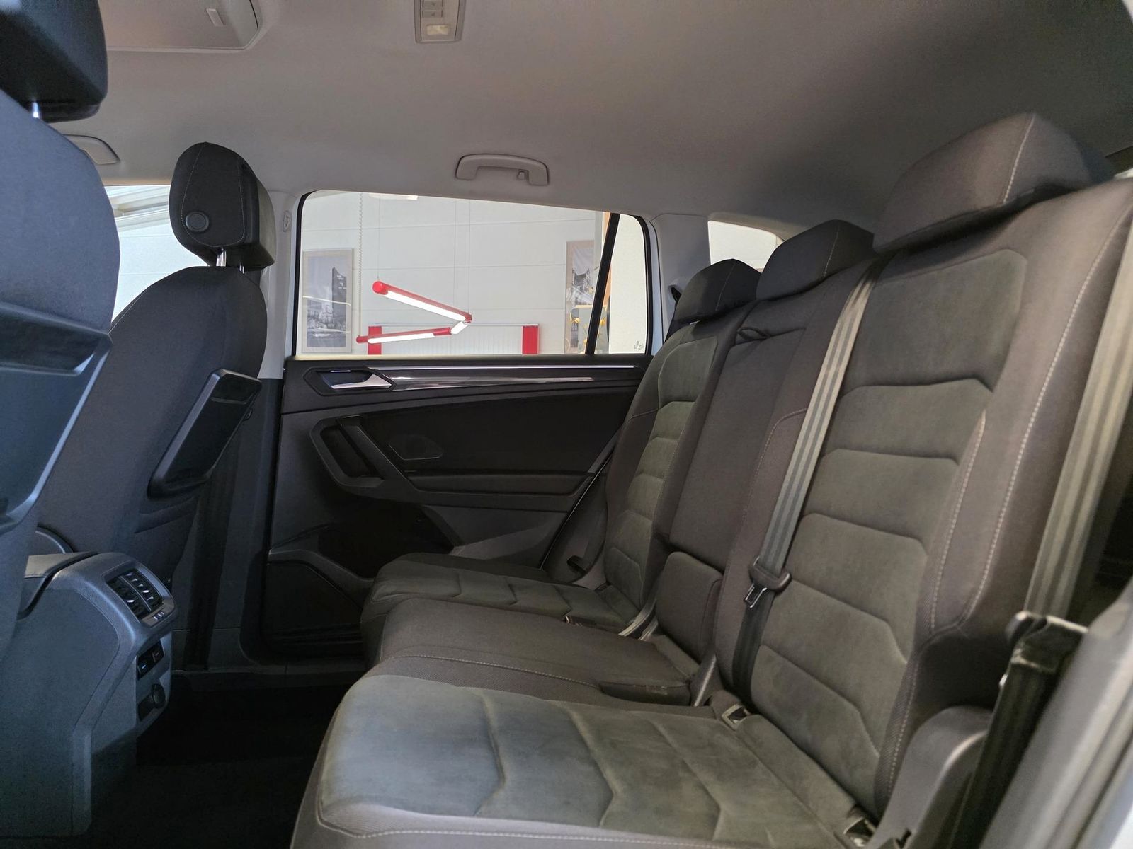 Fahrzeugabbildung Volkswagen Tiguan Allspace 1.5 TSI DSG Highline/Keyless/Ahk