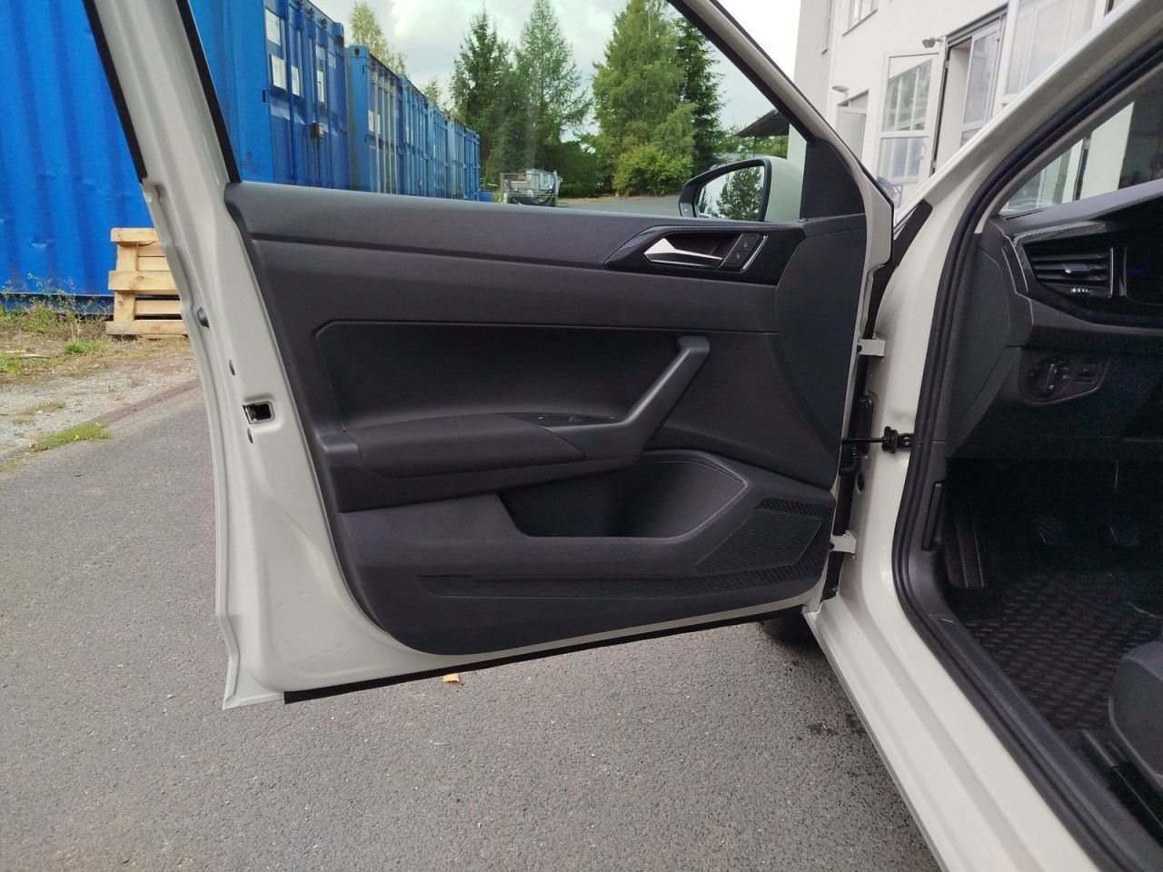 Fahrzeugabbildung Volkswagen Polo Life 1.0 l TSI OPF 70 kW (95 PS) 5-Gang