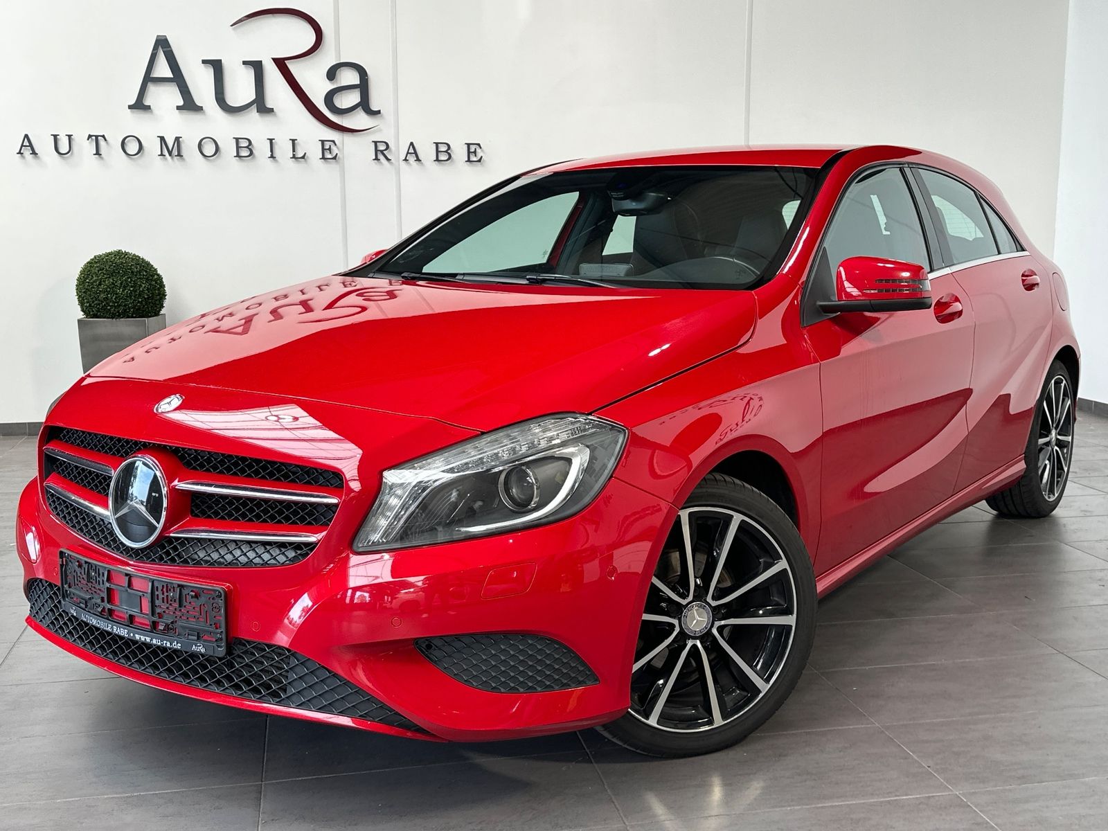 Fahrzeugabbildung Mercedes-Benz A 180 Limousine Style NAV+Bi-Xen+KLIMA+PDC+EU6